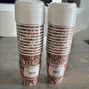NWT 24 total disposable 18 oz cups, lids, and sleeves